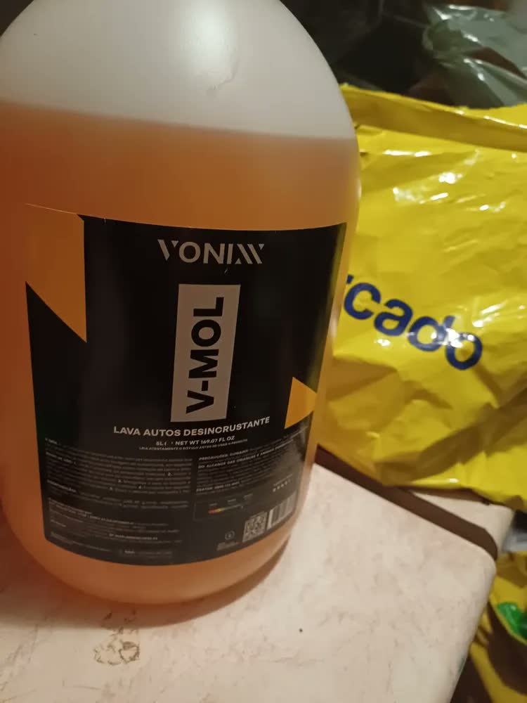 foto de Shampoo Automotivo Vonixx V-Mol 5L Desincrustante Biodegradável