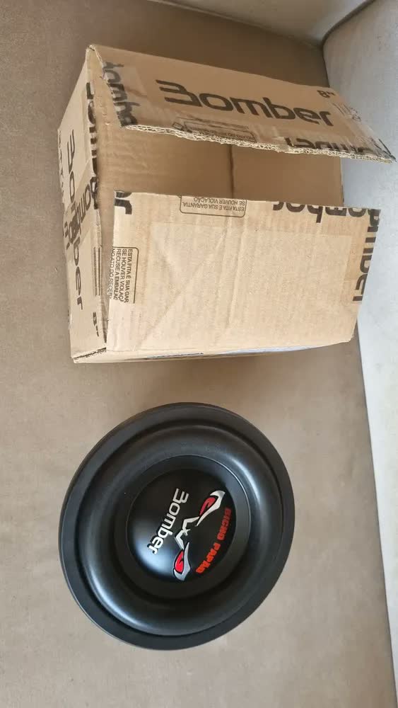 foto de Alto Falante Subwoofer Bomber 8 Polegadas 600w Grave Absurdo Preto