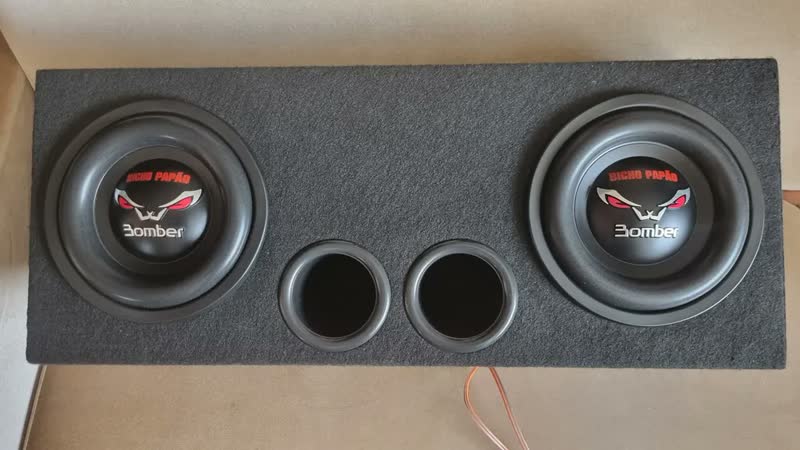 foto de Alto Falante Subwoofer Bomber 8 Polegadas 600w Grave Absurdo Preto