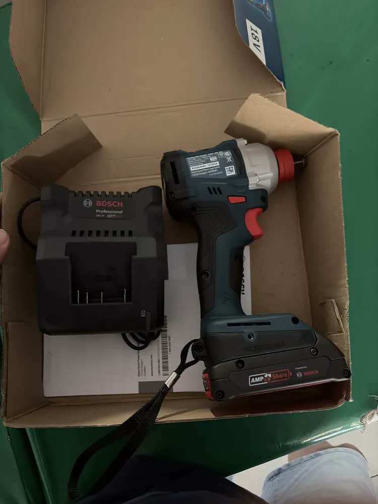 foto de Parafusadeira E Chave De Impacto 1/2 Gdx 18v-285 Brushless Azul/vermelho 1 Bateria E Carregador Bosch