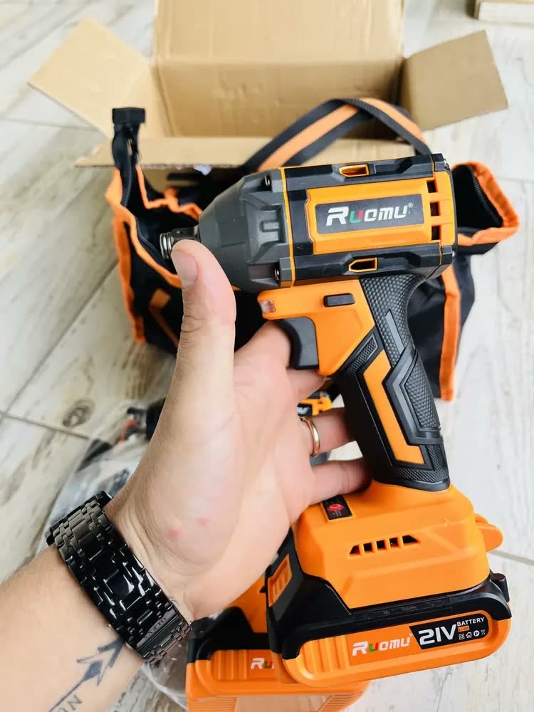 foto de Kit 2 Furadeira Parafusadeira Chave De Impacto Brushless 21v Laranja 60 Hz