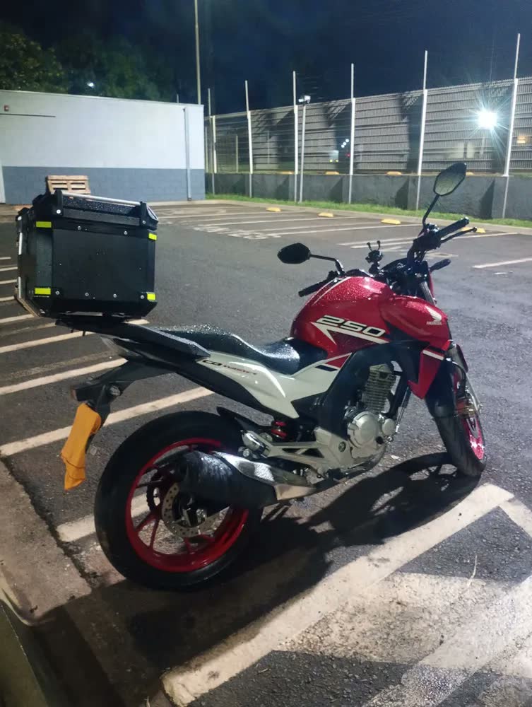 foto de Bauleto Aluminio 45l Reforçado C/base De Fixação Univers