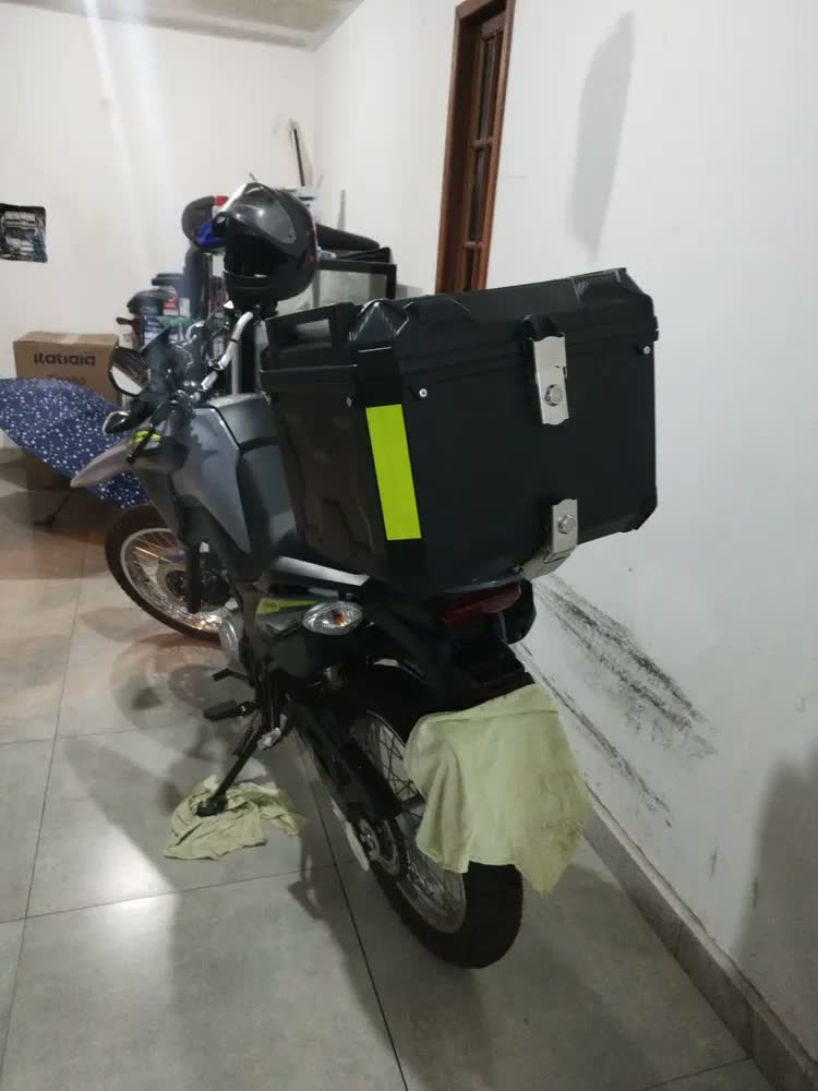 foto de Baú Bauleto Moto 55 Litros Universal Reforçado Base De Ferro Preto