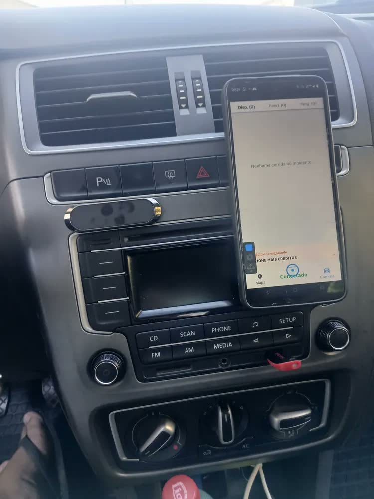 foto de Kit 2 Suportes Magnéticos Para Celular e GPS Veicular de Fixação Adesiva em Carro, Mesa ou Parede