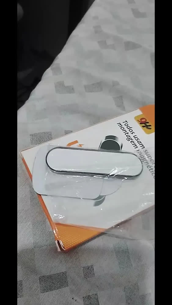 foto de Kit 2 Suportes Magnéticos Para Celular e GPS Veicular de Fixação Adesiva em Carro, Mesa ou Parede