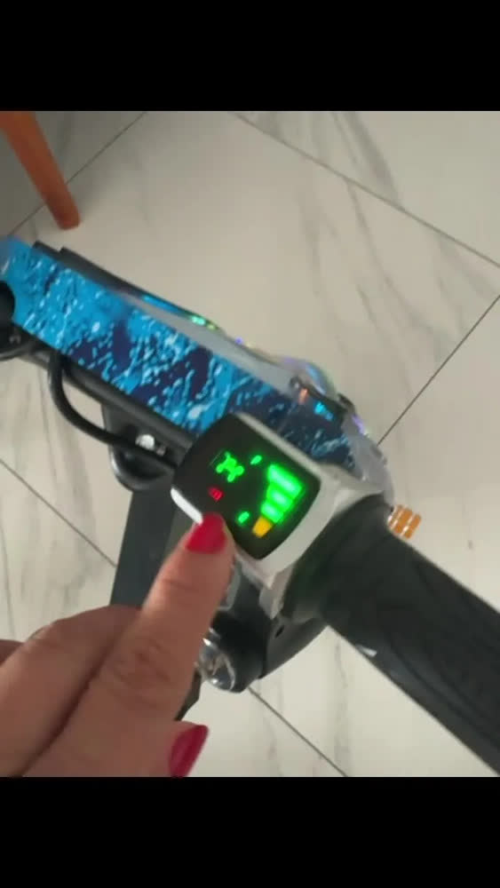 foto de Triciclo Elétrico Drift Rmira de 250W com LED, Bluetooth e Kit Proteção