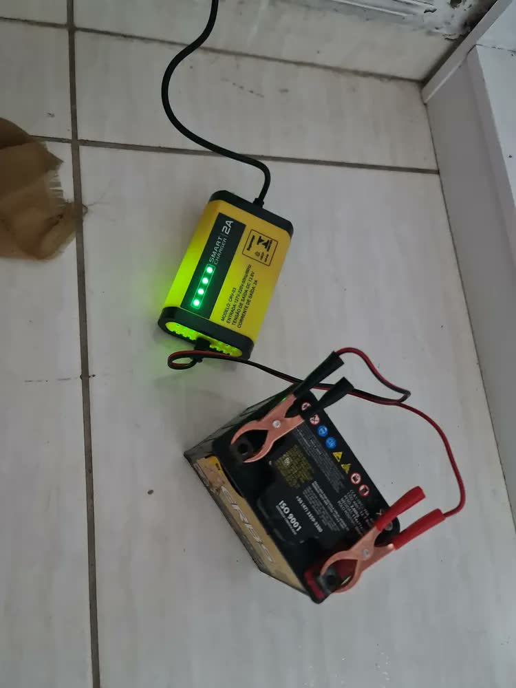 foto de Carregador Bateria Automotivo 12v Até 300 Amperes, Carga Lenta 2a, Inteligente, Portátil, Carro, Moto, Caminhão, Jet Sky, Empilhadeira, Bivolt 110/220v - Good Vision