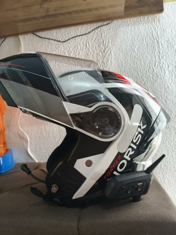 foto de Intercomunicador V6 Plus Para Capacete Moto 1200m Bluetooth Sem Fio À Prova D'água