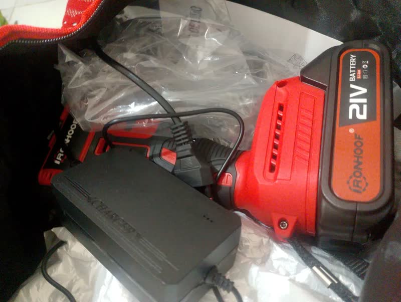 foto de Chave De Impacto Potente Brushless Bivolt Profissional Com 2 Baterias