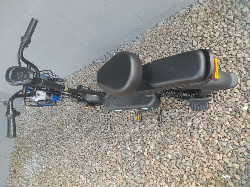 foto de Bicicleta Elétrica Yoo Mobility Y-200 350w Farol Led Scooter Cor Vermelho