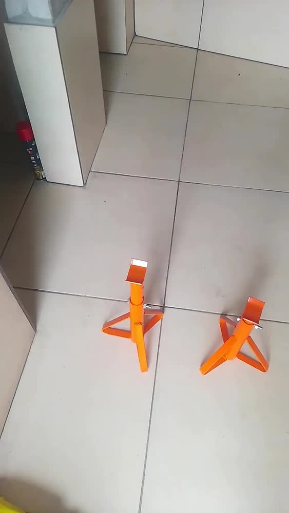 foto de Cavalete Automotivo P/carros Apoio Tripé 2 Ton - 2 Unidades
