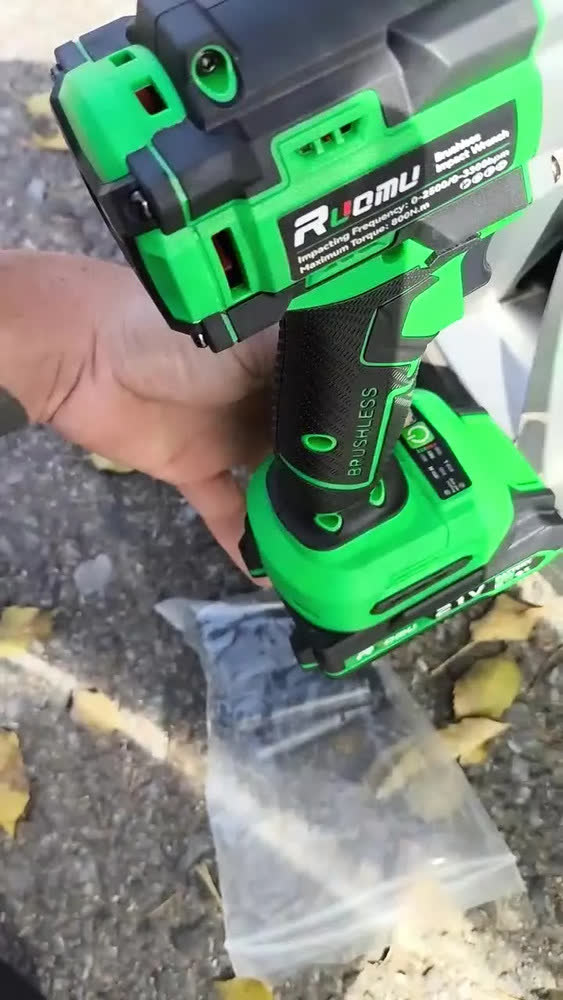 foto de Chave De Impacto 800N Brushless Parafusadeira Furadeira Profissional 2 Baterias